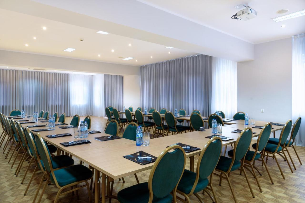 Tailor Hotel Sport & Conference Моронг Экстерьер фото